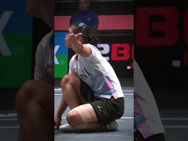 An Unbelievable moment during Match points! #sports #youtube #youtubeshorts #badminton #tunjung