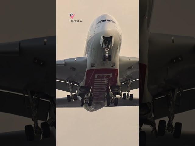 Airbus a380 Crosswind takeoff