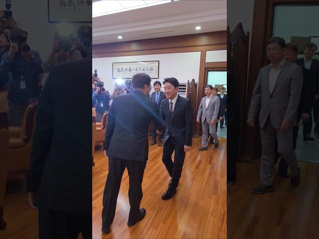 강훈식 대통령 비서실장 우원식 국회의장 예방 뜨거운 포옹으로  환대 하는 국회의장