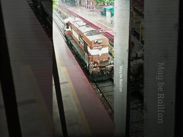 Wadm 3 inspecting mughalsarai station|diesel locomotives #shorts #indianrailways #attitude