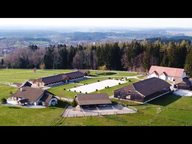 LUXURY STABLE TOURS: FAIRYTALE STABLES THAT BELONG TO A CASTLE