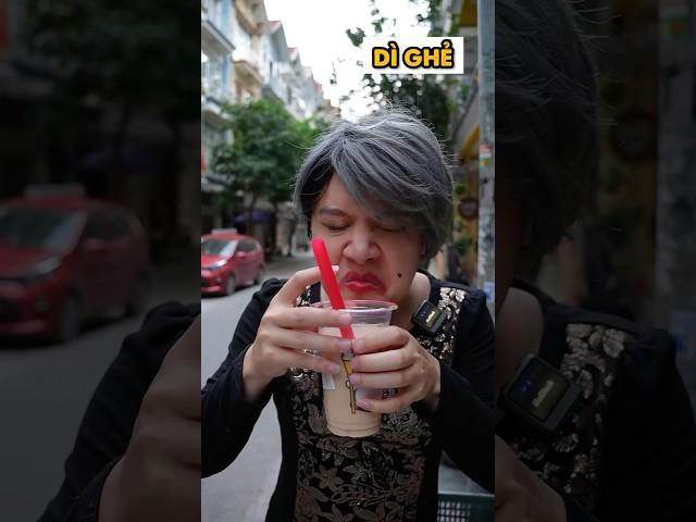 Con đẻ pha cho mẹ ghẻ cốc trà sữa đặc biệt