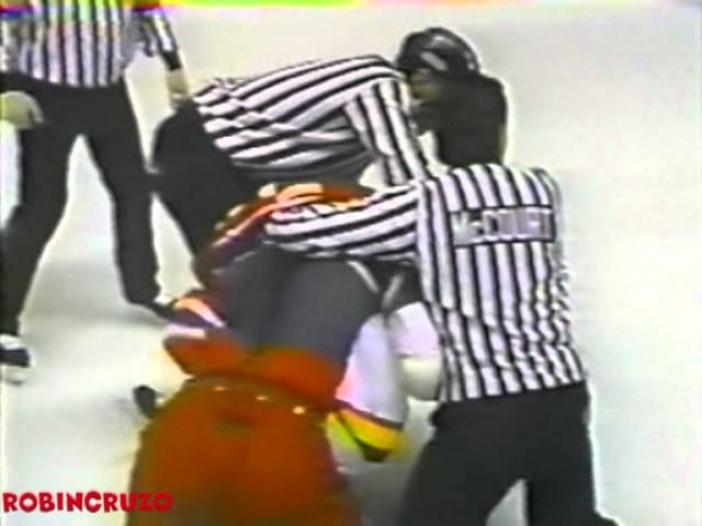 Sergei Fedorov vs Rich Sutter Dec 29, 1989