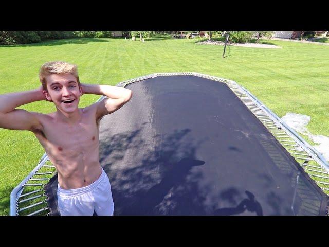 I GOT THE WORLD'S BIGGEST TRAMPOLINE! *INSANE*