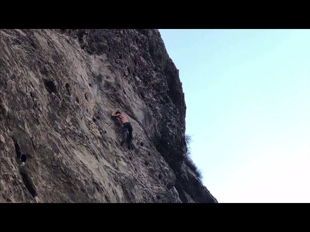 Zombee (5.11c) Chris Loh redpoint