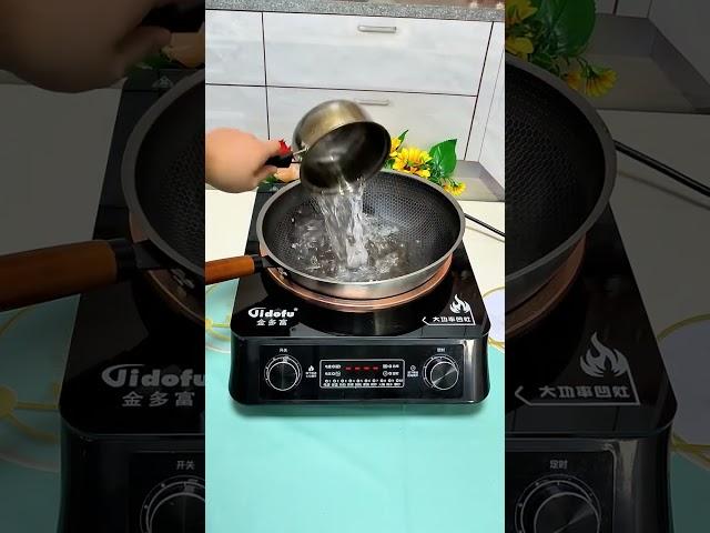 Part 3 The waterproof and electricity-proof concave induction cooker can stir-fry and boil water