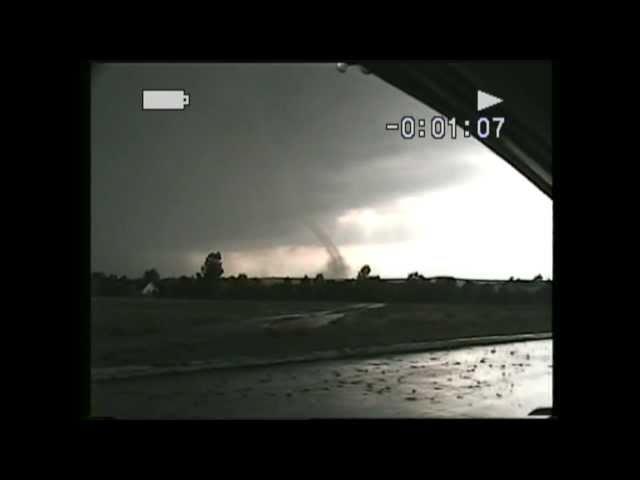 Tornado Another Amazing  2011 Amateur  Video