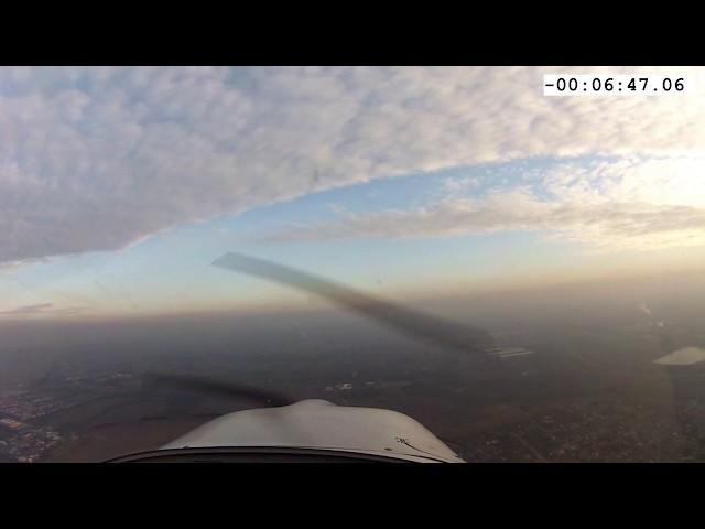 Decision-making in a dangerous situation - rejected landing with zero fuel quantity indication