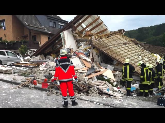 TV.NEWS-on-Tour.de: (1/2) Haus explodiert! 1 Toter. Wiendest Bergneustadt Pernze. Am Stockhahn