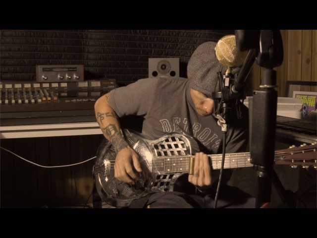 RJ Ronquillo - "Trouble In Mind" Republic Guitars Highway 61 travel resonator