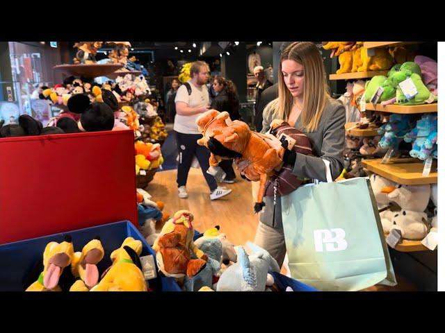  DISNEY STORE LONDON OXFORD STREET, LONDON CHRISTMAS SHOPPING 2023, 4K60FPS HDR