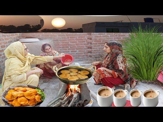 Village Life || Sham Ka Khana Crispy Aloo Pakora Recipe Tea Ke Sath || Irma's family vlog