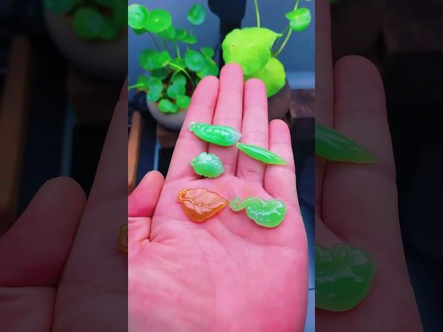 #翡翠 #翡翠价格 #玉石 #缅甸玉 #缅甸翡翠 #翡翠手镯 #帝王綠 #玉器 #珠宝 #珠寶