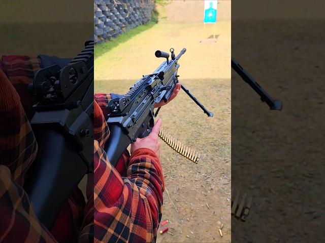 M249 SAW Light Machine Gun!