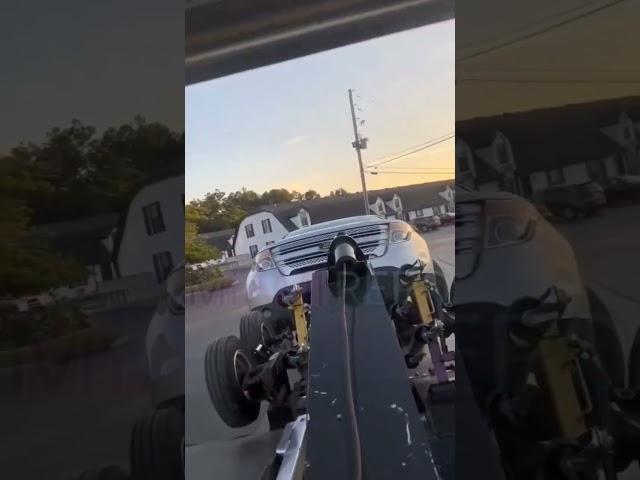 Ford Explorer Drives off repo tow truck  #repo #repossession #shorts