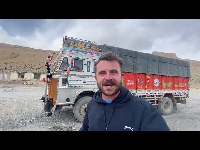 Hitchhiking The Himalayas With Indian Truck Drivers (dangerous LOL)