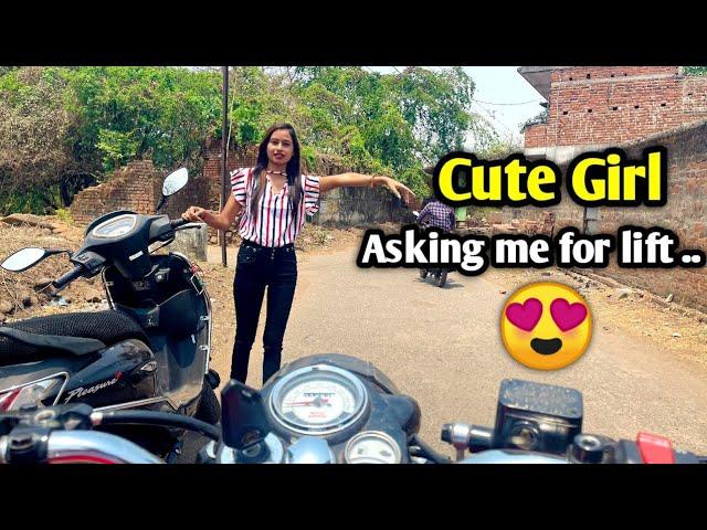 Cute Girl Asking For Lift  Public Reaction -| Manoj Dey | Moto Vlog |