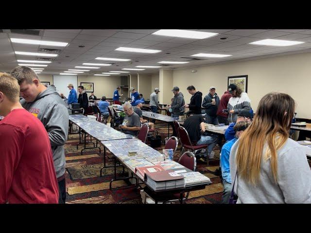 I WENT TO A SPORTS CARD SHOW IN RICHMOND KENTUCKY! HUGE PULLS AND PICKUPS!