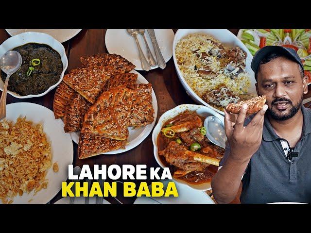 LAHORE | BEST QEEMAY WALAY NAAN | BUN PLUSTER | KHAN BABA RESTAURANT | HUGE MENU | Street Food PK