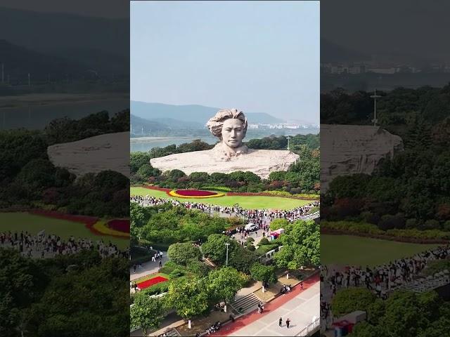 橘子洲永不沉没的航母，一代伟人指点江山的地方，一个有信仰的地方！