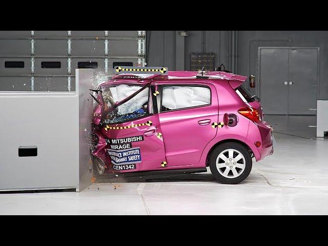 2014 Mitsubishi Mirage driver-side small overlap IIHS crash test