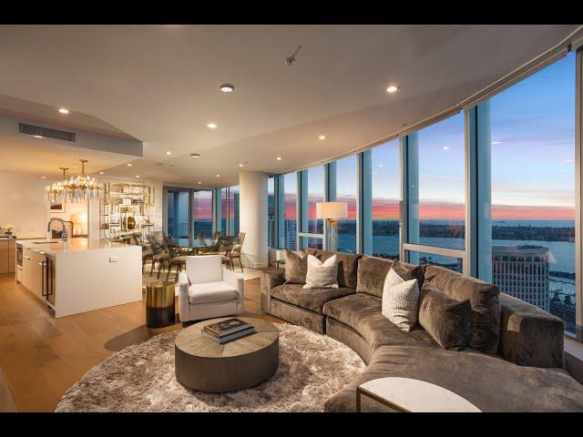 San Diego | Contemporary Condo Living Overlooking the Pacific.