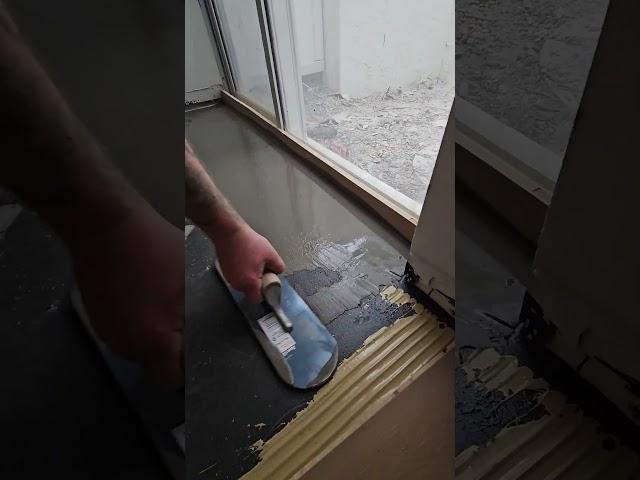 SELF LEVELING THE WOOD DUDE #woodflooring #diy #howto #floor #wood #concrete #level