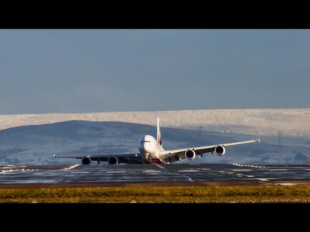 A380 textbook crosswind landing on Friday 13th in the snow on 23R Manchester