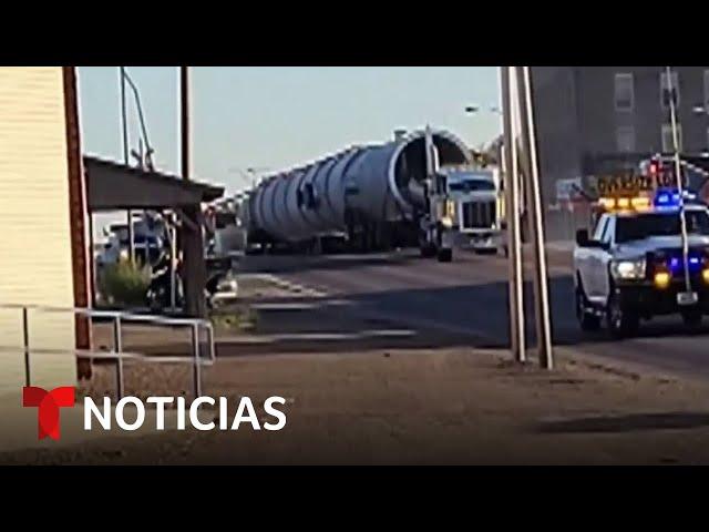 Un tren choca contra un camión en Texas | Noticias Telemundo