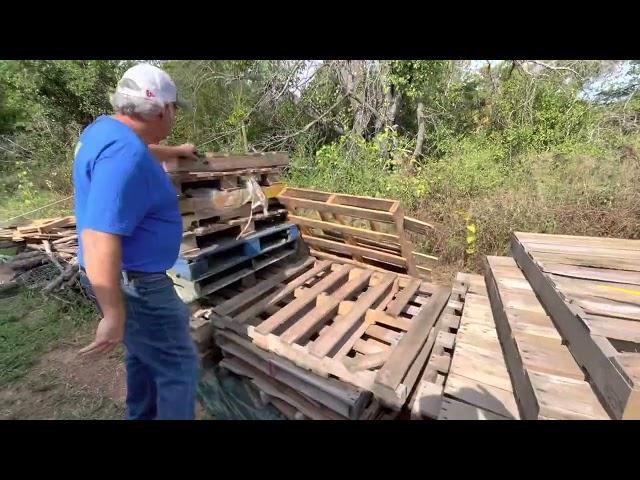 Recycling pallets to get free wood for wooden ware! 08/21/2022