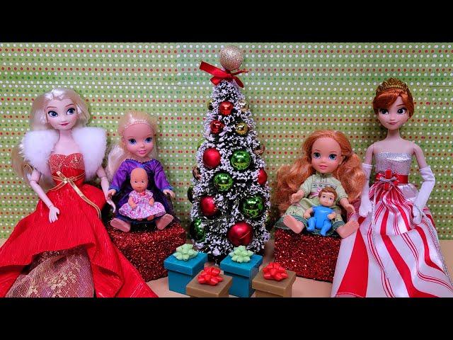 Christmas 2021 ! Elsa & Anna toddlers - Santa - gifts - cookies