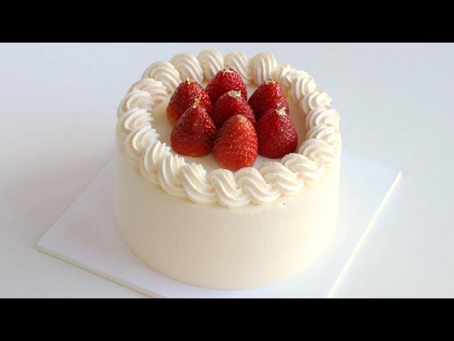 It's the BEST strawberry cake EVER.