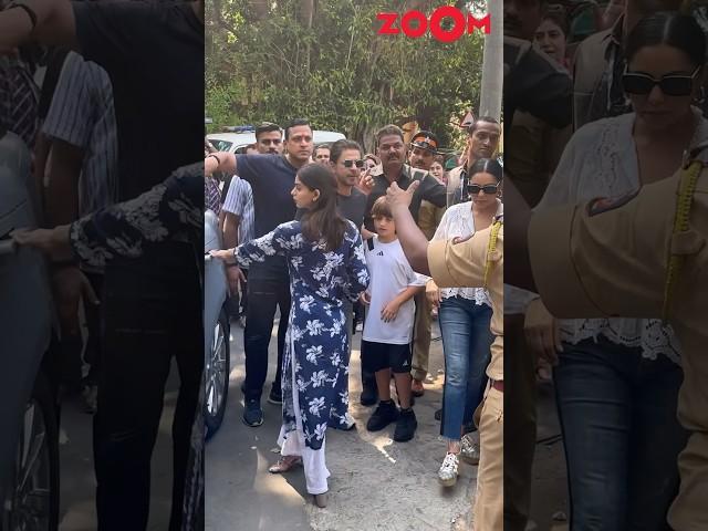 Suhana Khan closes the car door as SRK, Gauri arrive with AbRam to vote for Elections 2024 #shorts