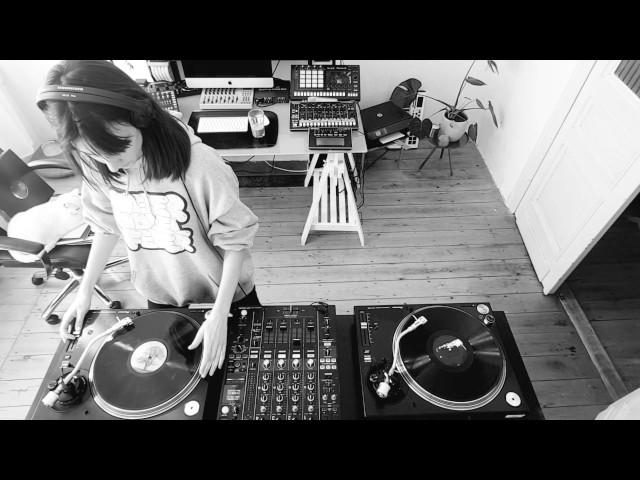 Amelie Lens vinyl only home session