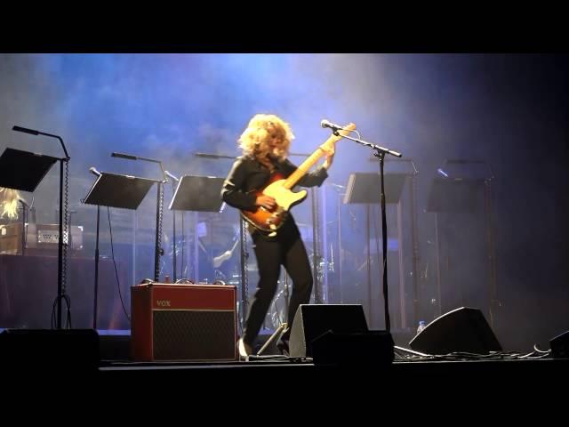 Anna Calvi: "Ghost Rider" and "I'll Be Your Man", New Theatre, Cardiff 2016