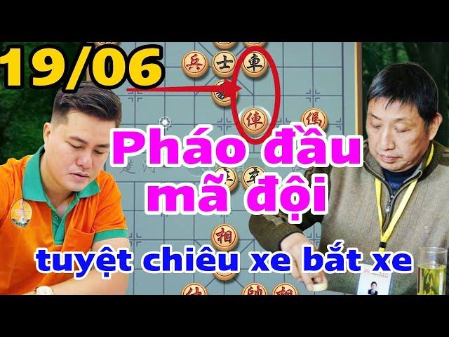 Chess: Lai Ly Huynh uses the cannon at the head of the horse to attack Lieu Dai Hoa.