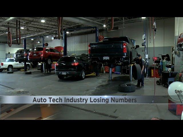 Auto technician workforce losing employees faster than hiring new ones