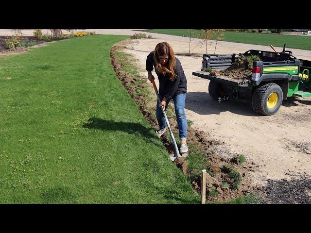 Edging the Grass Pathway to the Cut Flower Garden!   // Garden Answer