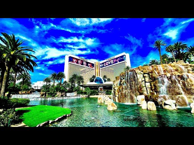 Why The Mirage Is The Ultimate 4-Star Las Vegas Hotel (Amazing Stay)