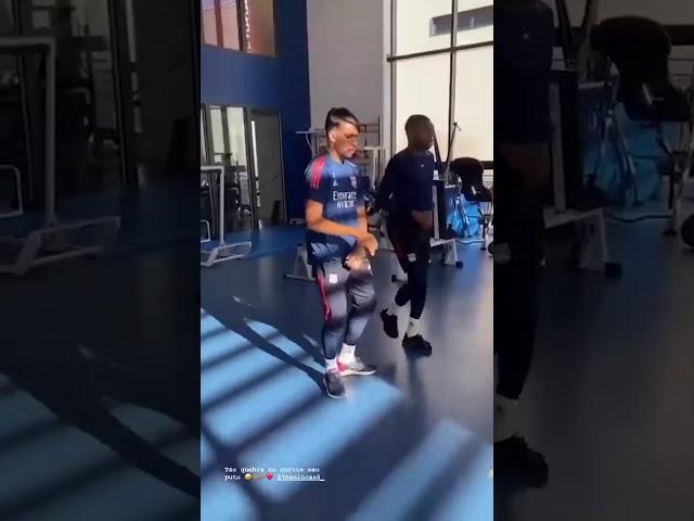 PAQUETÁ E JEAN LUCAS MANDANDO O PASSINHO 