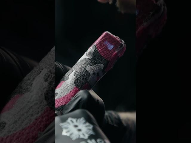 Max Twenty Eight uses the Liner Power Wand by Bishop