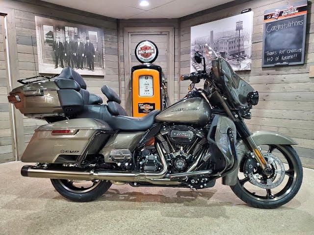2021 Harley-Davidson CVO Ultra Limited FLHTKSE-Bronze Armor.