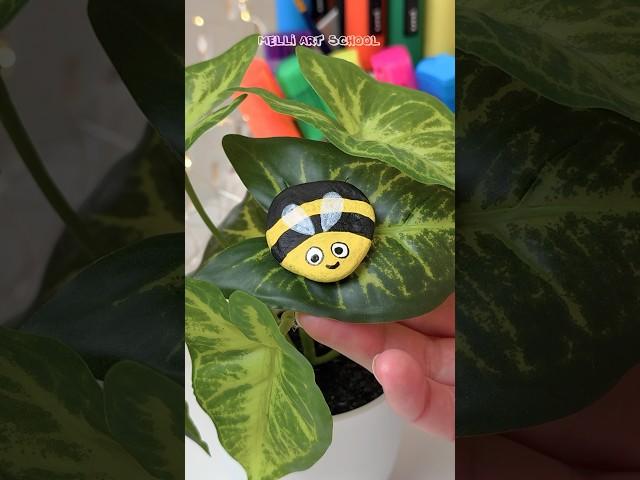 How to Turn the Ordinary Stone into a Bee  #shorts