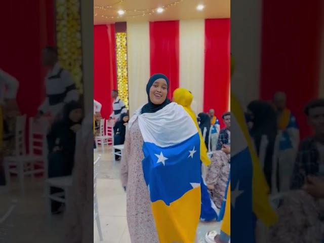 Gugundhabe girl #somalitiktok #qosol #qosolka #aduunka #laughi #funny #viralvideo