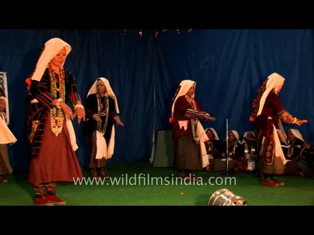 Women of rung tribe performing folk dance