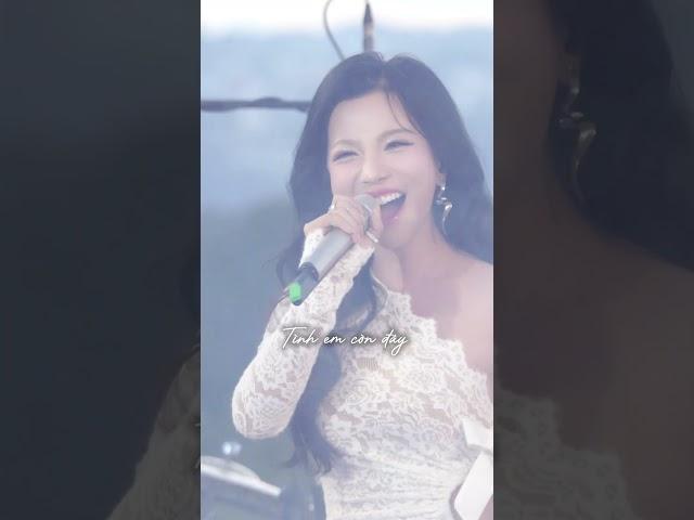 Phuong Vu performed Trong Vang live for the first time #TrongVang #NhacSiQuocHung