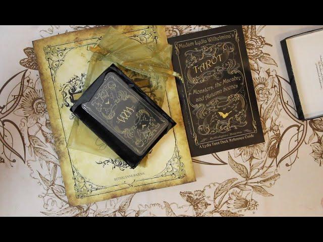 Madam Lydia Wilhelmenia's Tarot #unboxing #firstimpressions Just in time #halloweendecks