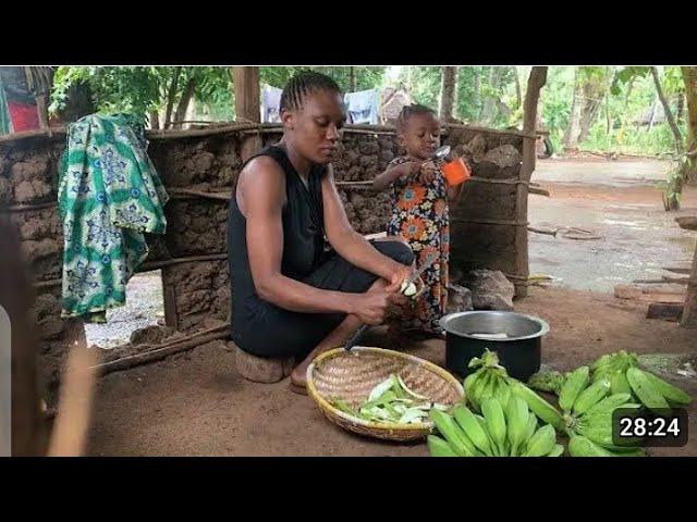 A very beautiful rainy day in our African village#cooking #most#oragnic #food  #traditional matooke