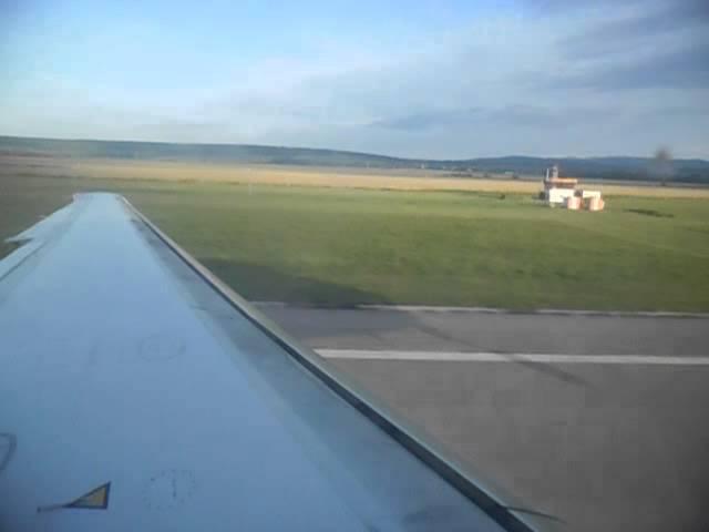 McDonnell Douglas MD 82/83 landing Košice Airport