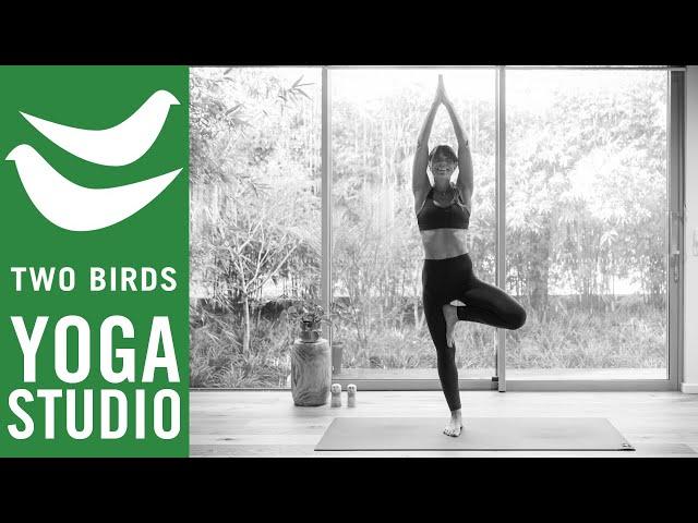 45 Minute Vinyasa Flow Yoga - Strengthen your core and practice your balance